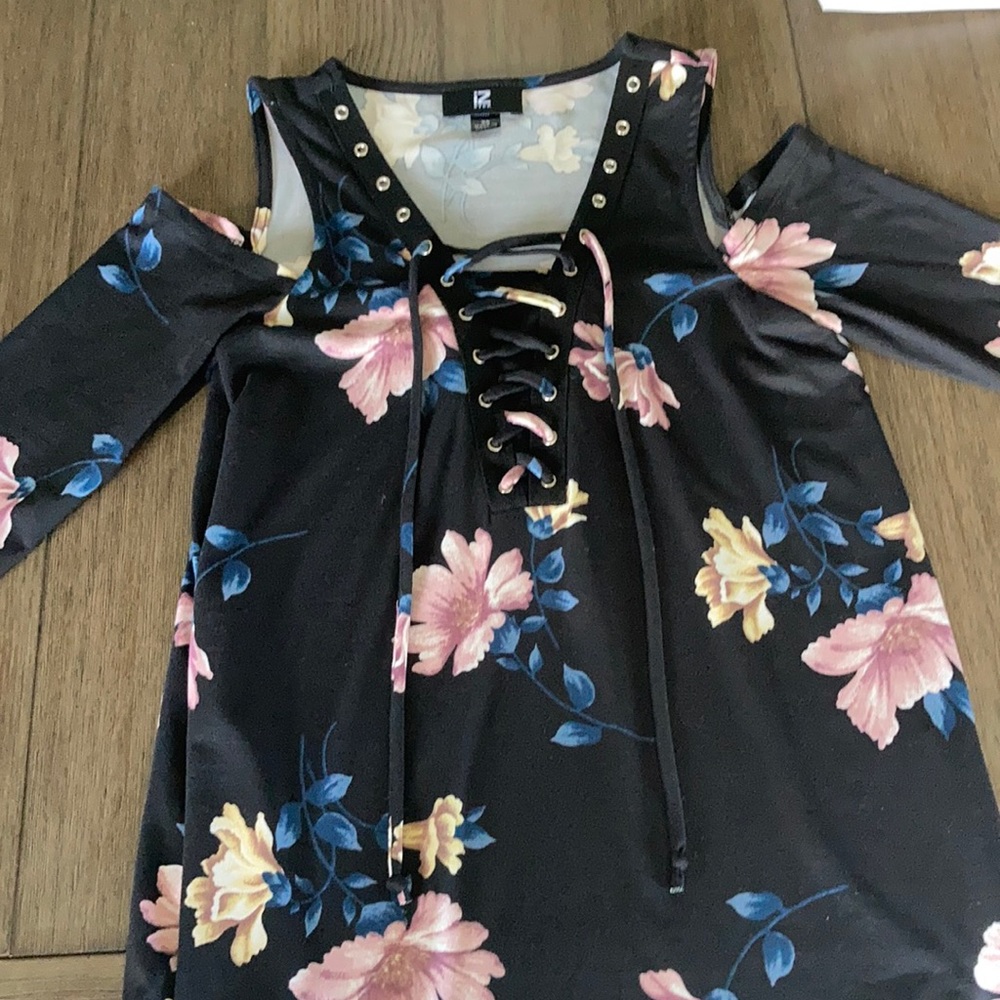 Cold shoulder floral top